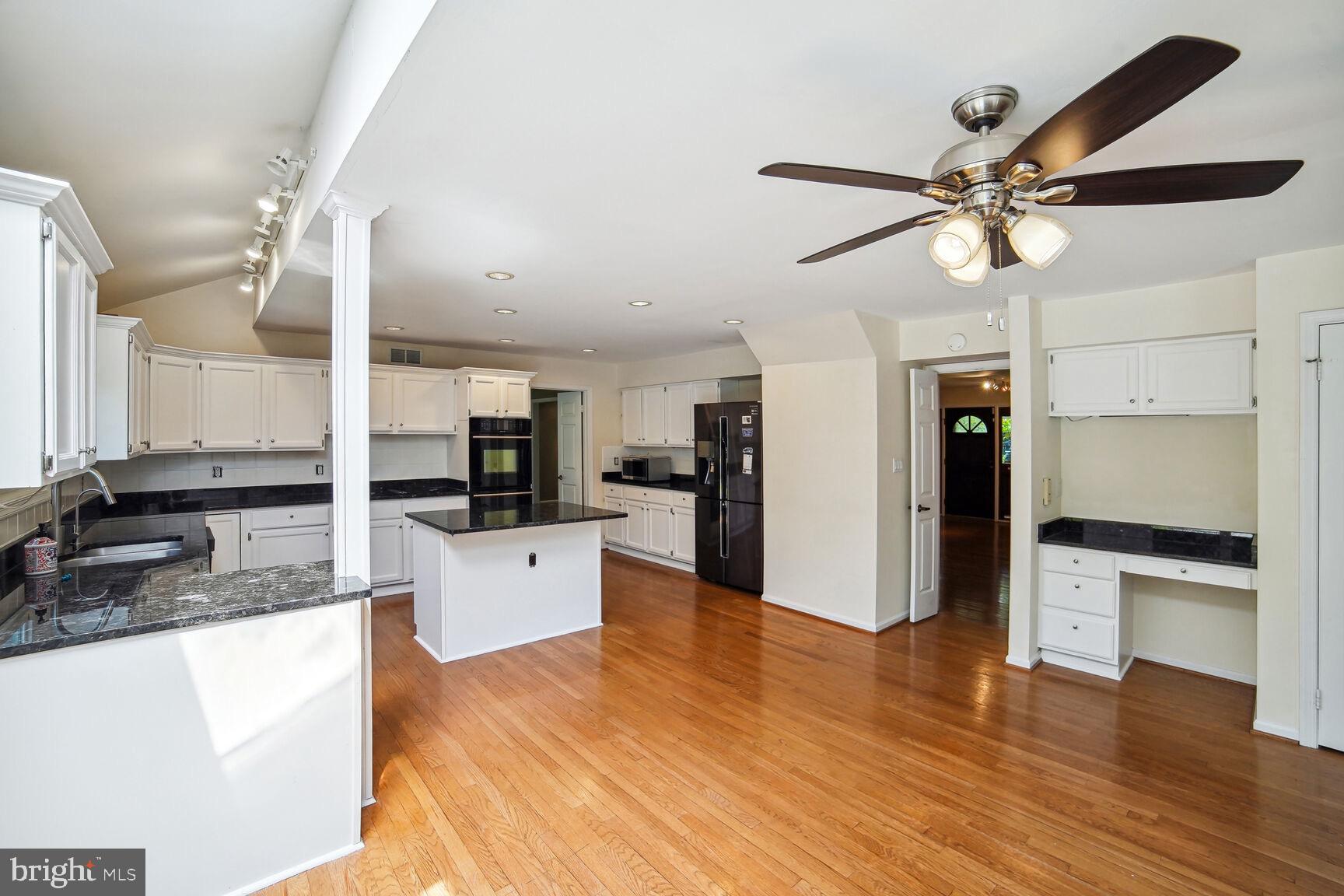 8710 LOCHAVEN DRIVE