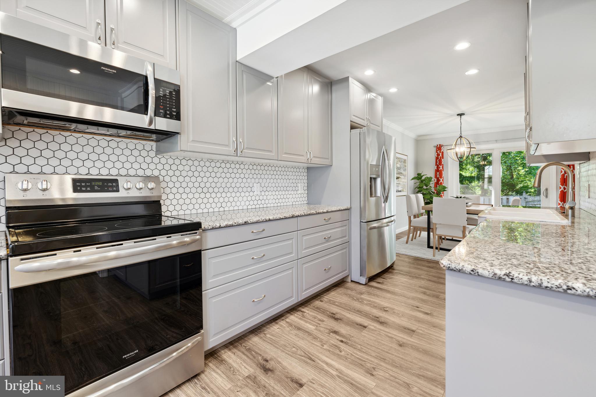 16 HIBISCUS COURT 1-8