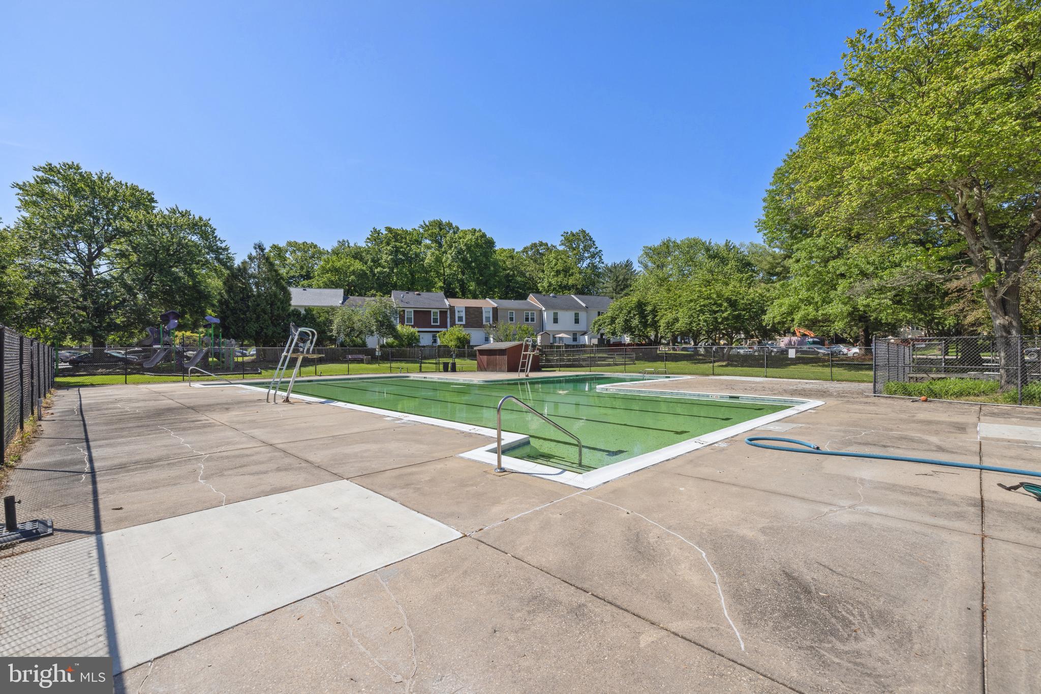 16 HIBISCUS COURT 1-8