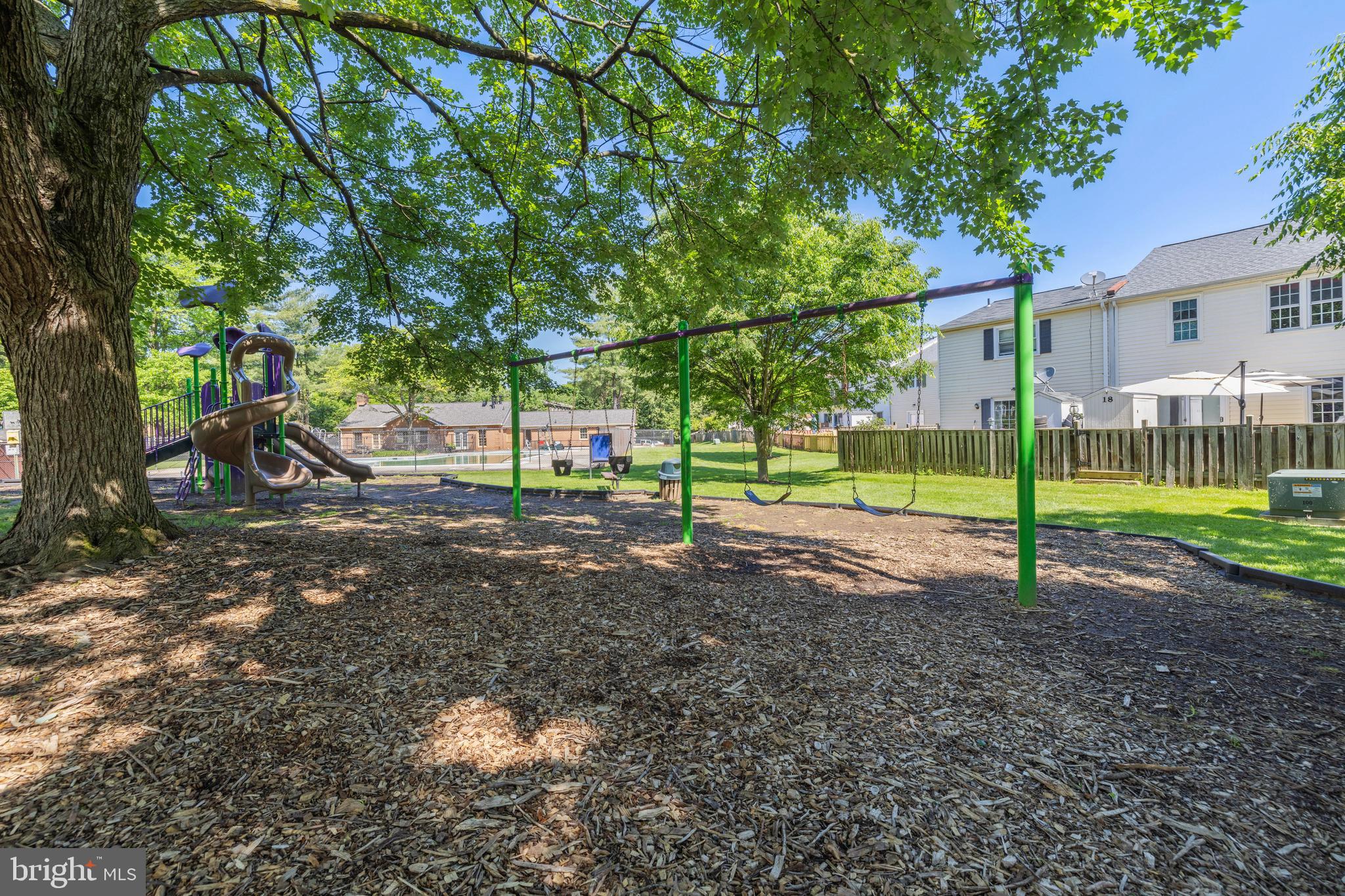 16 HIBISCUS COURT 1-8