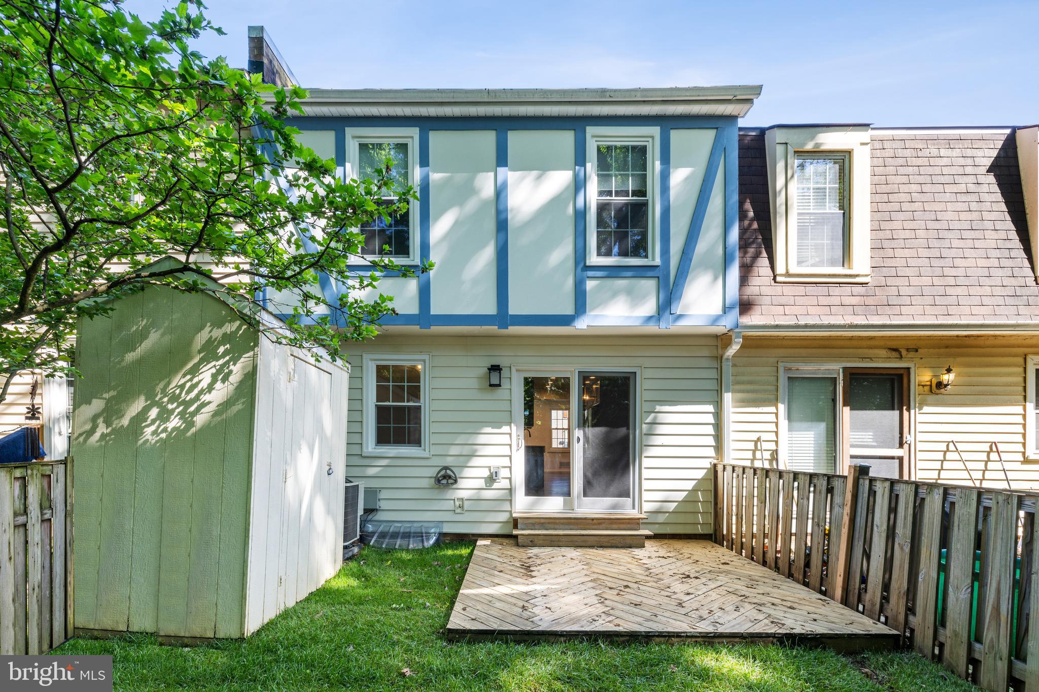 16 HIBISCUS COURT 1-8