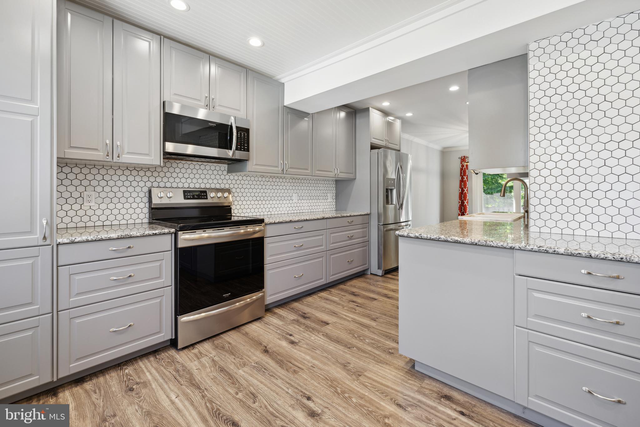 16 HIBISCUS COURT 1-8