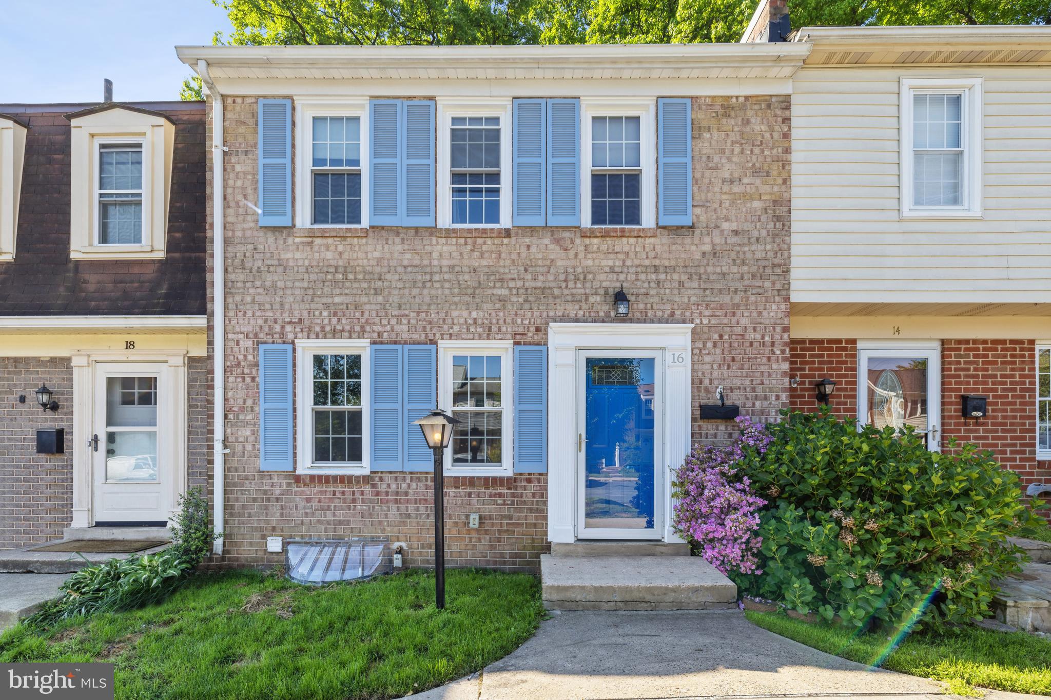 16 HIBISCUS COURT 1-8