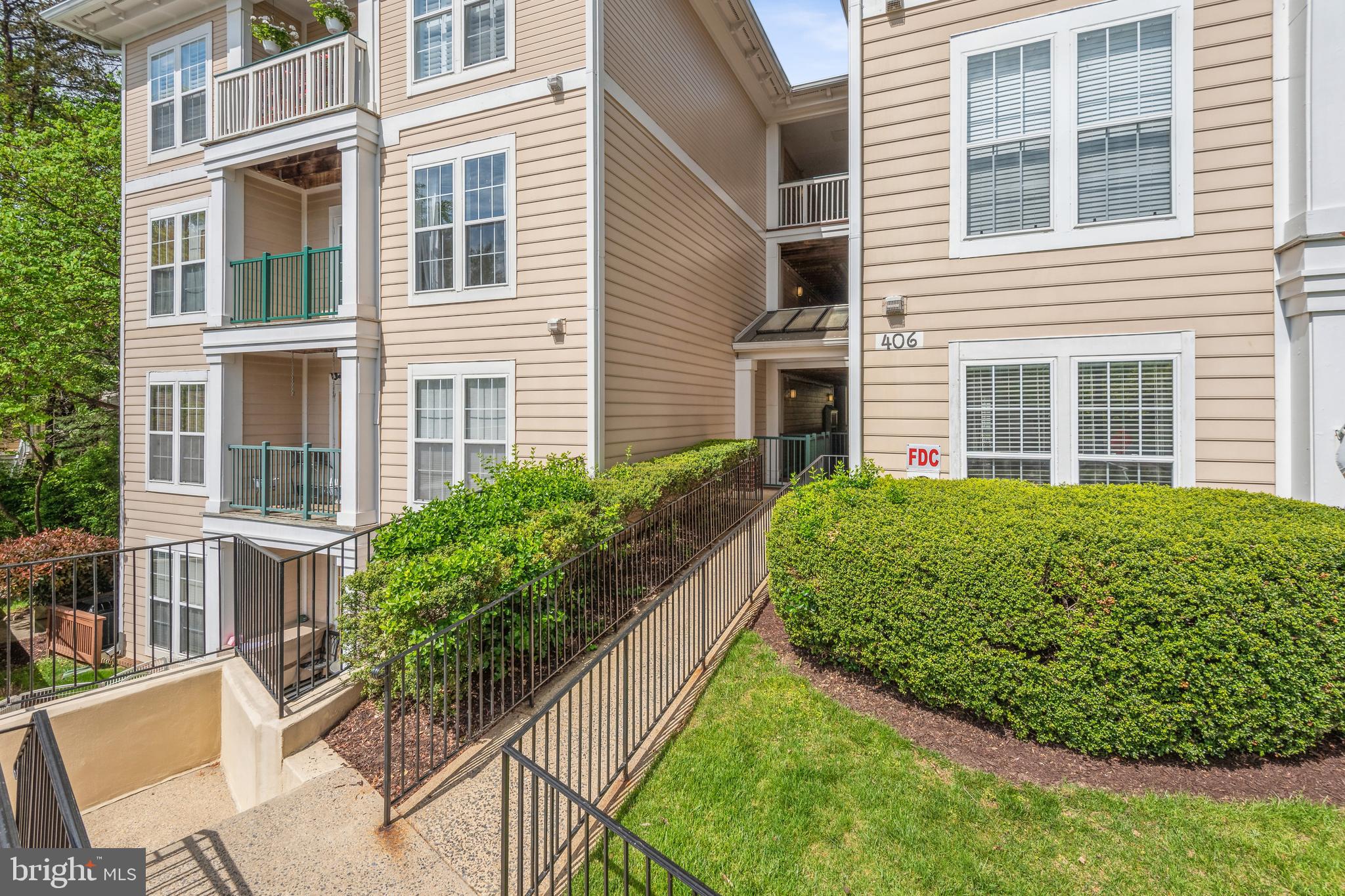406 KENTLANDS BOULEVARD 304