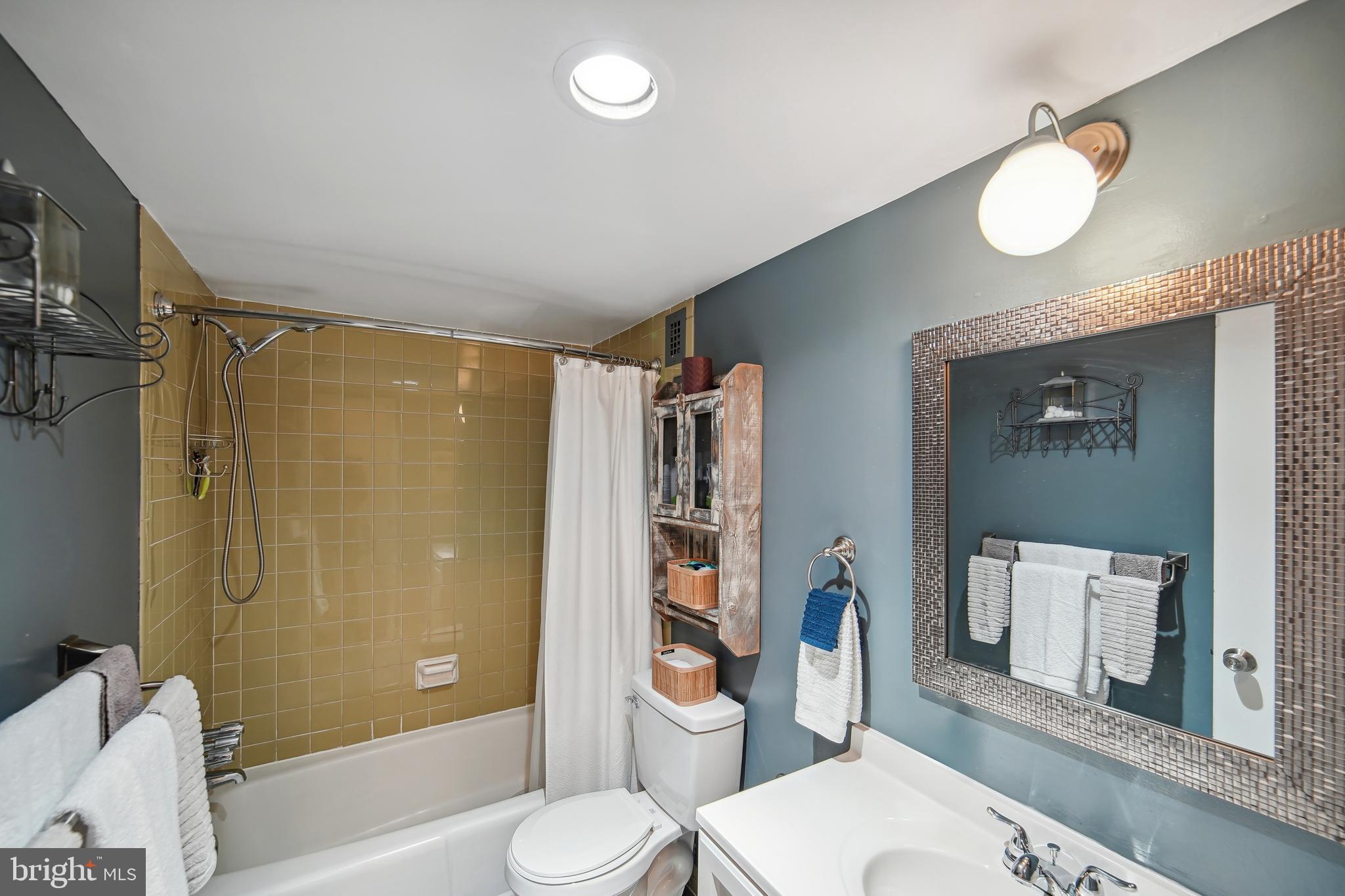 1121 UNIVERSITY BOULEVARD W 1010-B