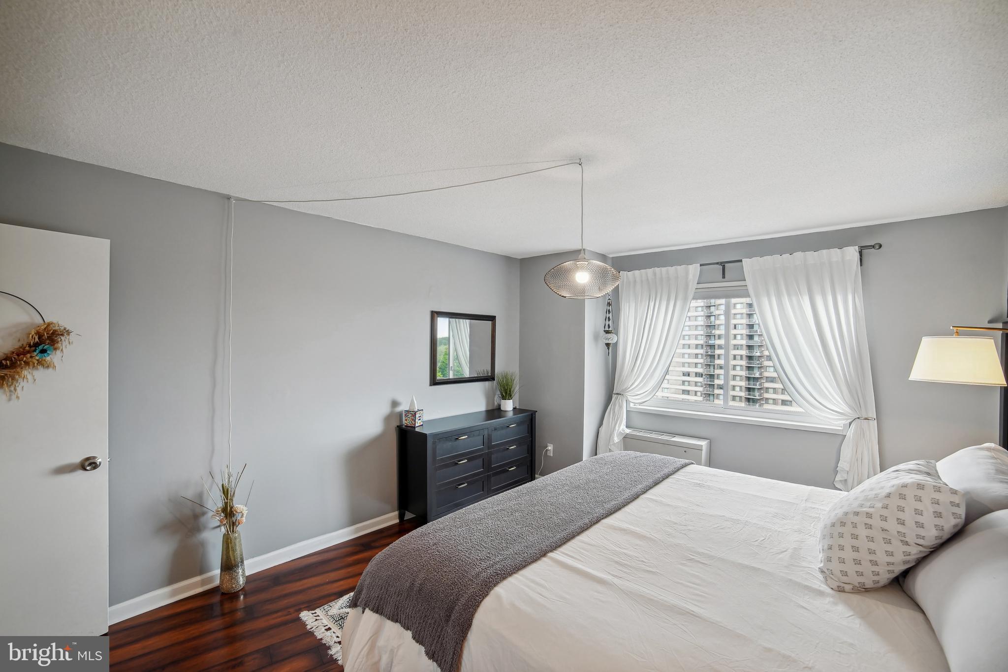 1121 UNIVERSITY BOULEVARD W 1010-B