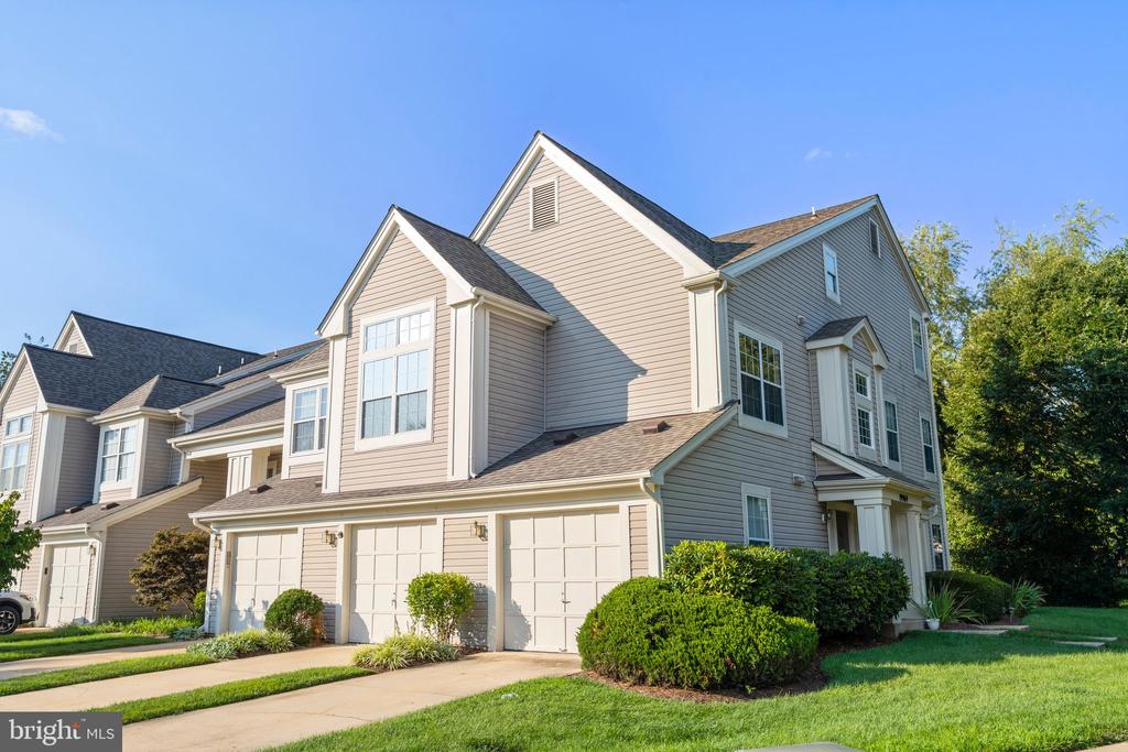 19967 DUNSTABLE CIRCLE 261