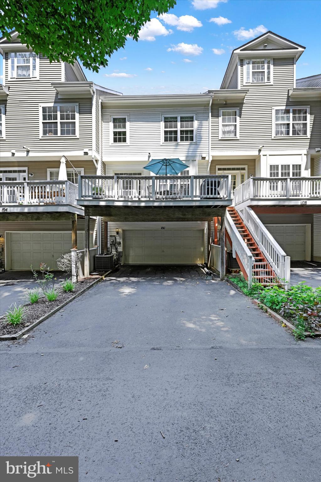 106 PASTURE SIDE WAY