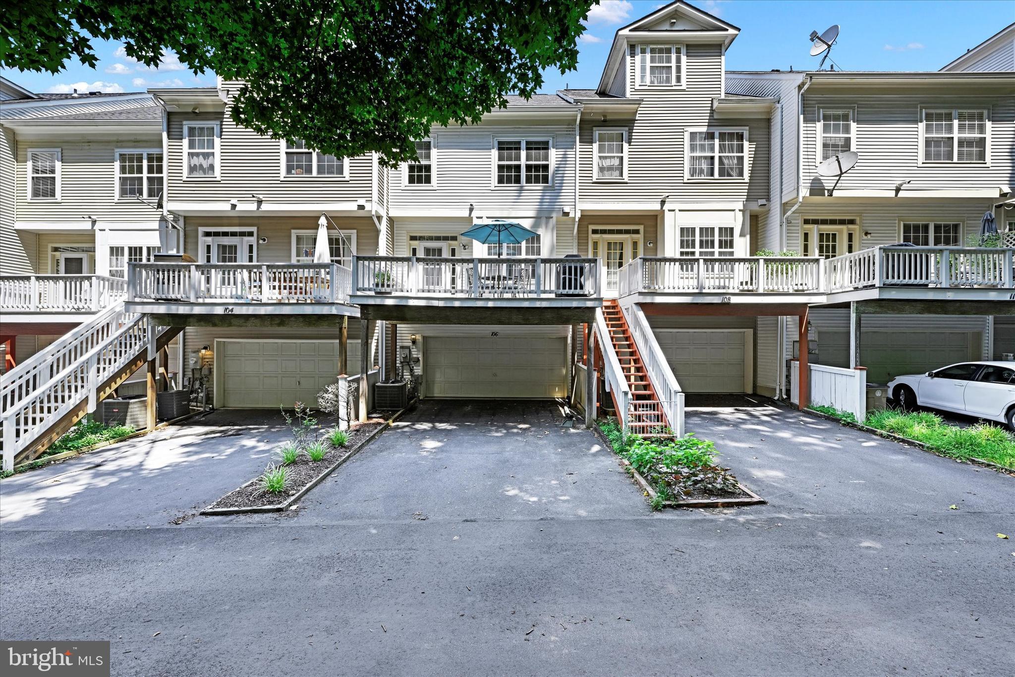 106 PASTURE SIDE WAY