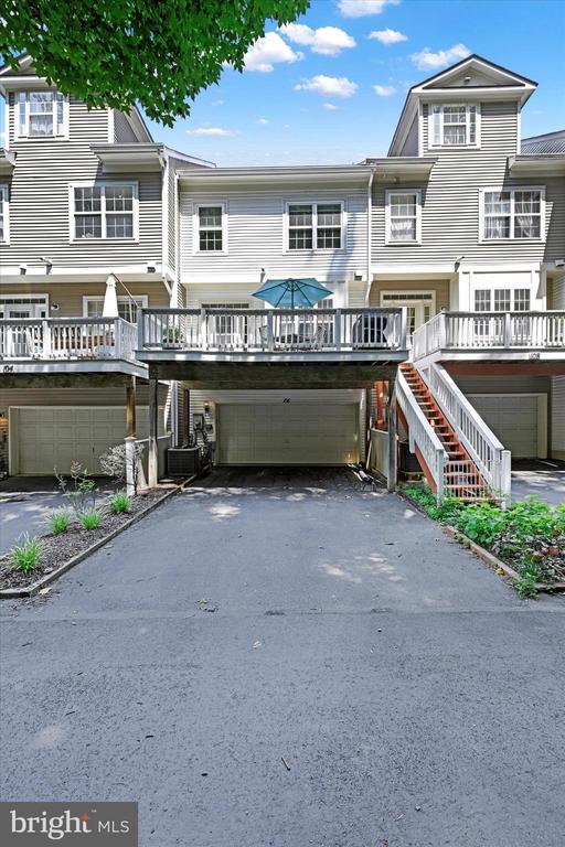 106 PASTURE SIDE WAY