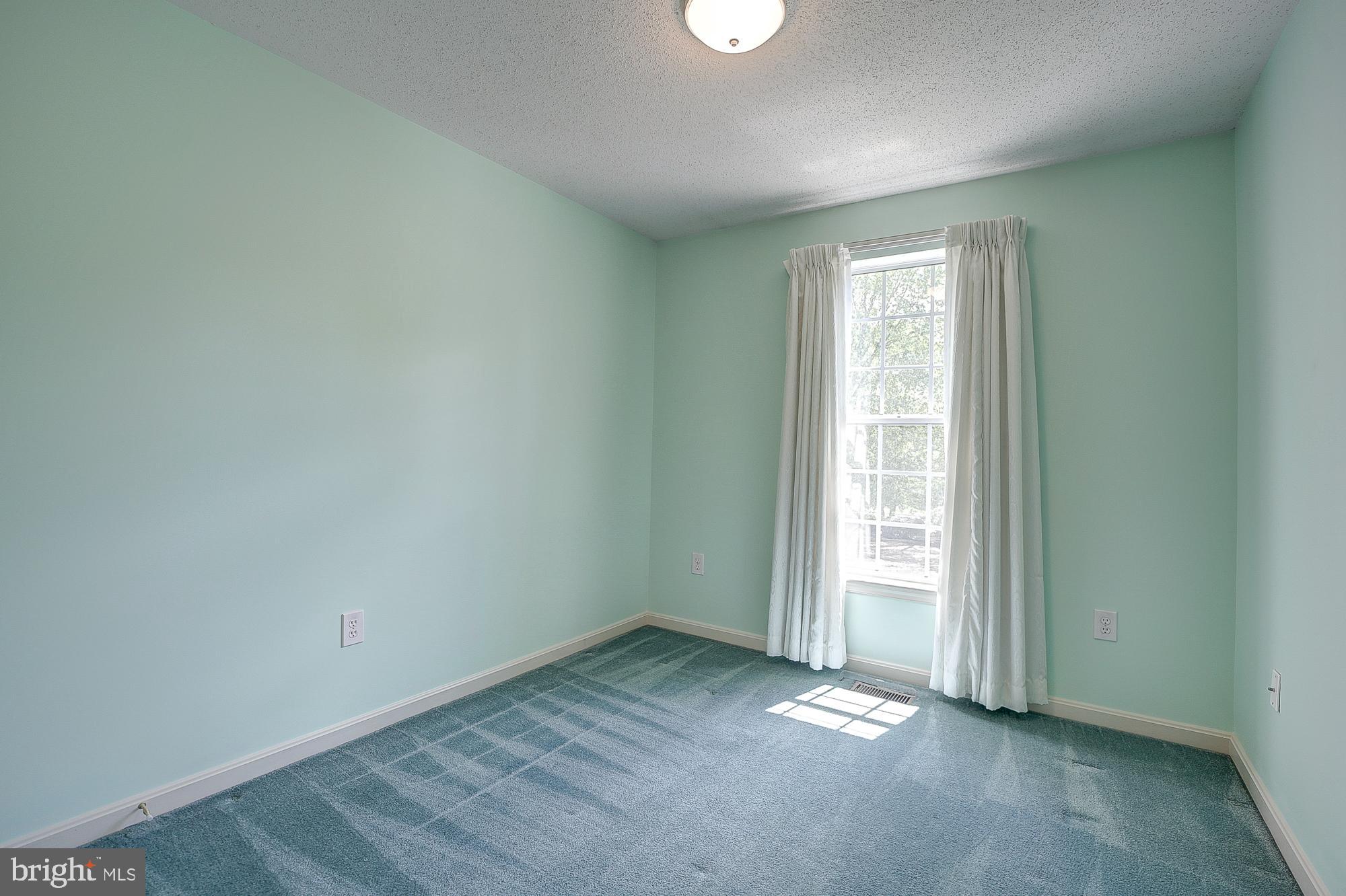 7 COTTAGE FIELD COURT