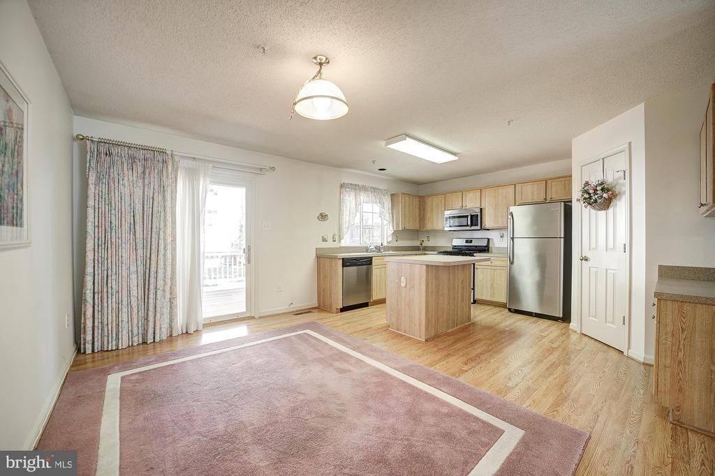 7 COTTAGE FIELD COURT