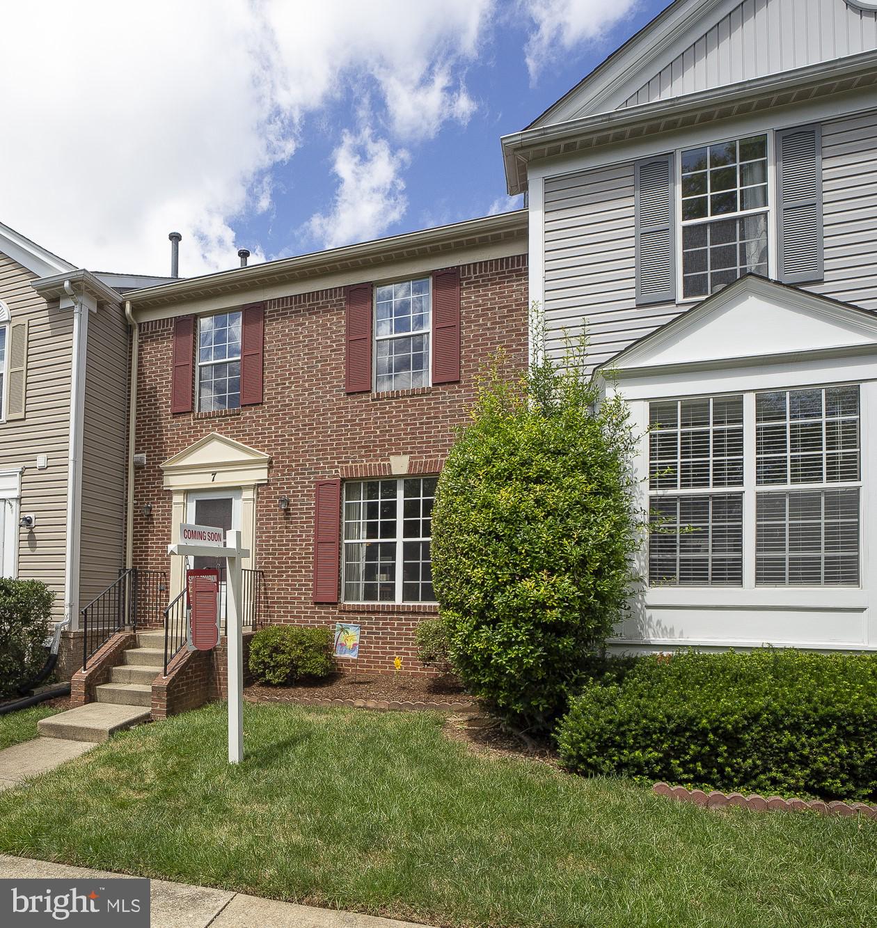 7 COTTAGE FIELD COURT