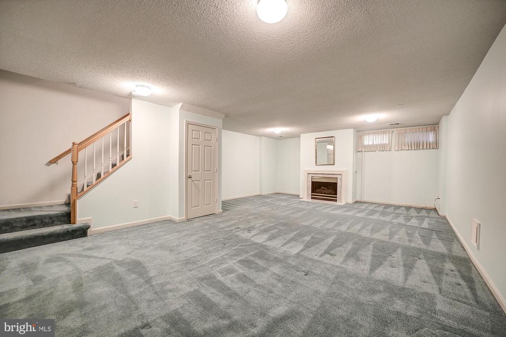 7 COTTAGE FIELD COURT