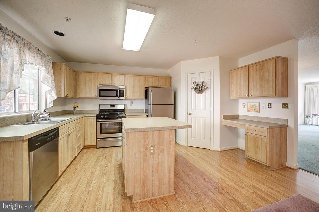 7 COTTAGE FIELD COURT