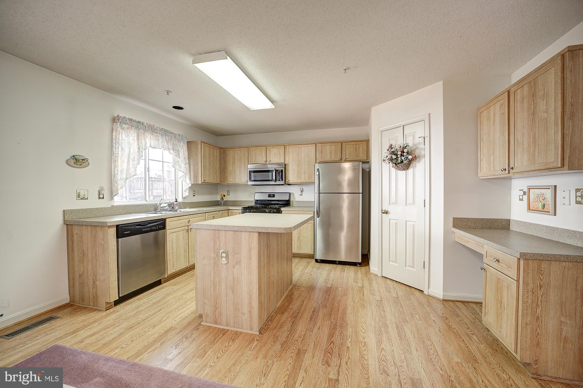 7 COTTAGE FIELD COURT