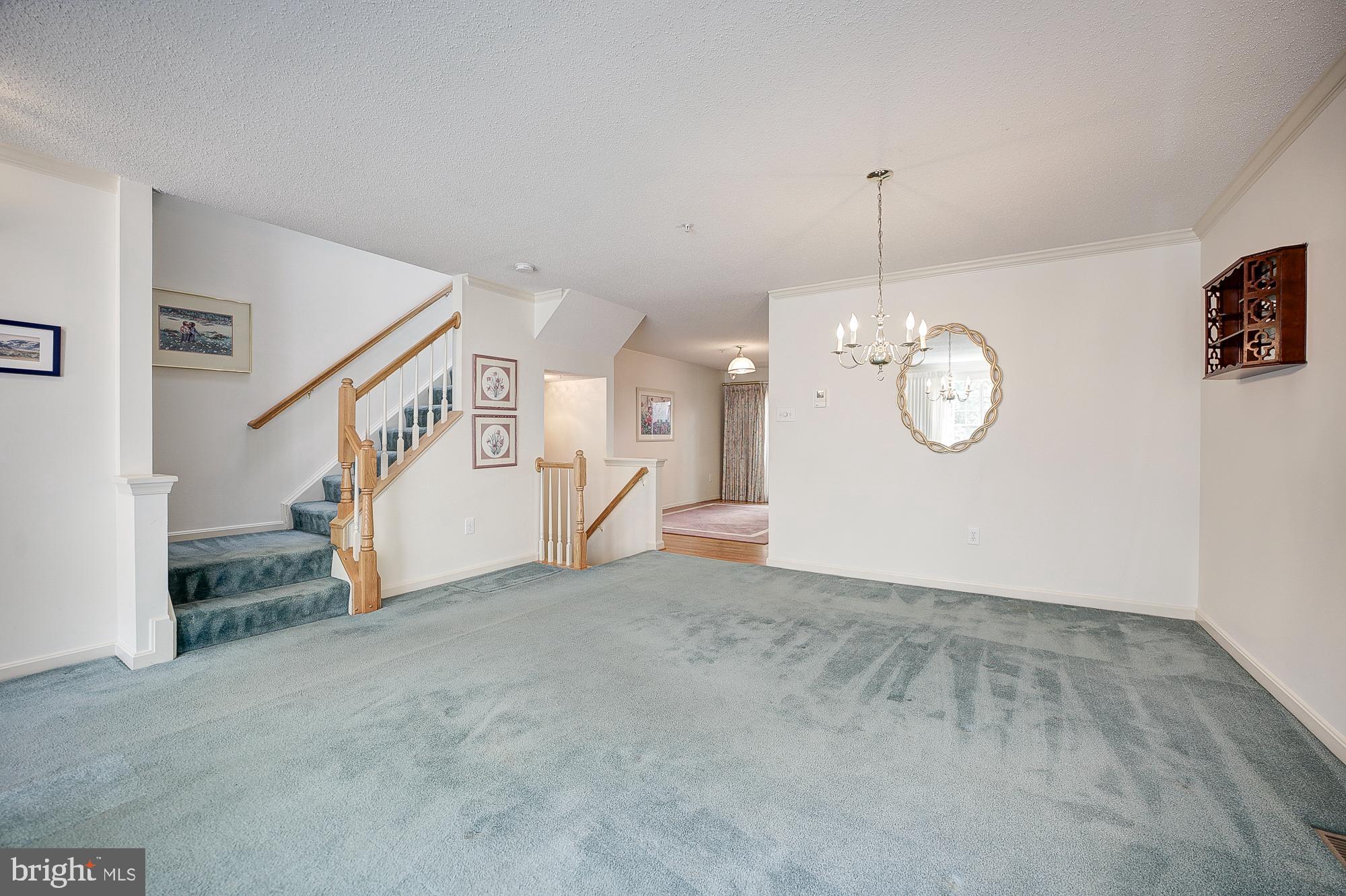 7 COTTAGE FIELD COURT