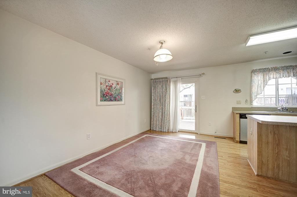 7 COTTAGE FIELD COURT
