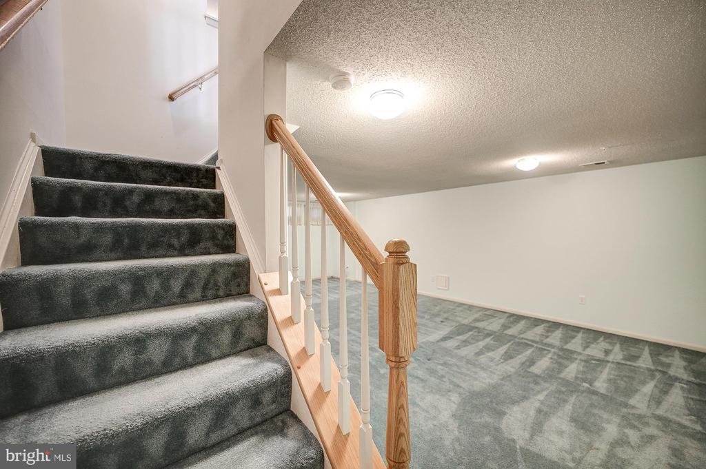 7 COTTAGE FIELD COURT