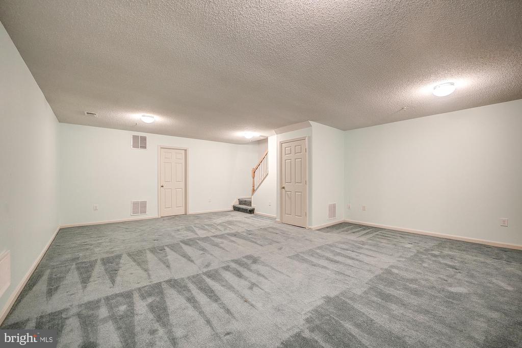 7 COTTAGE FIELD COURT