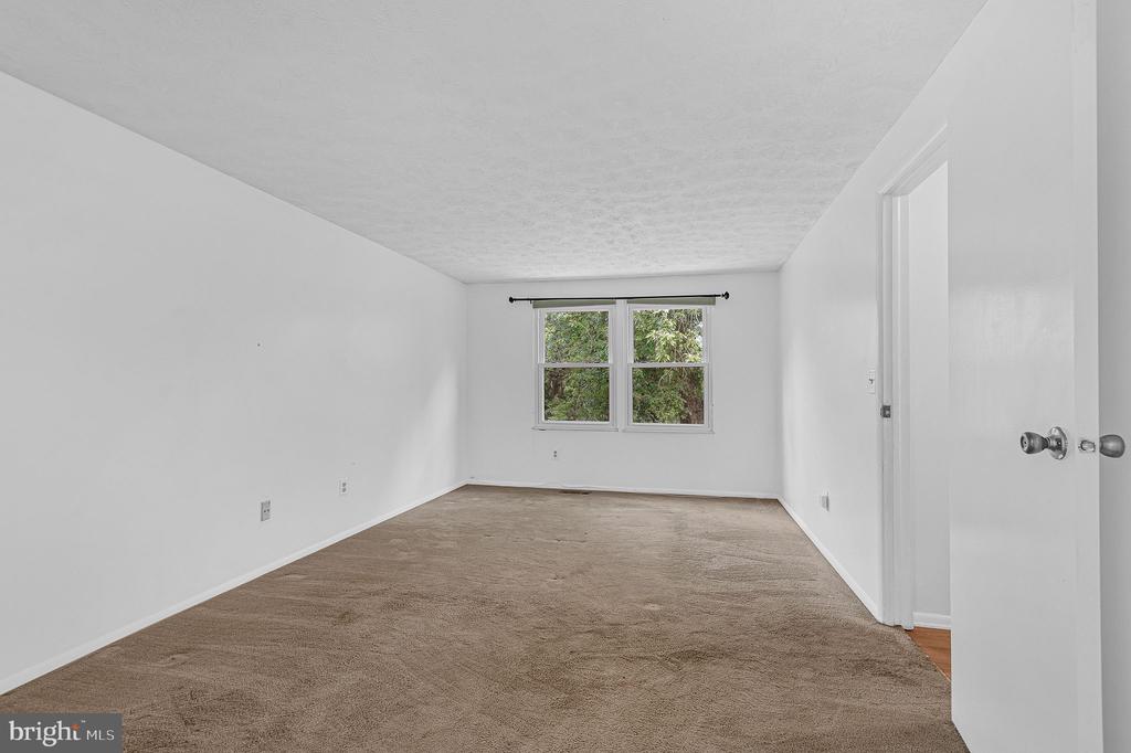 1316 SWINGINGDALE DRIVE