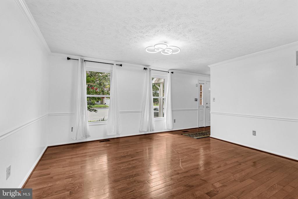 1316 SWINGINGDALE DRIVE