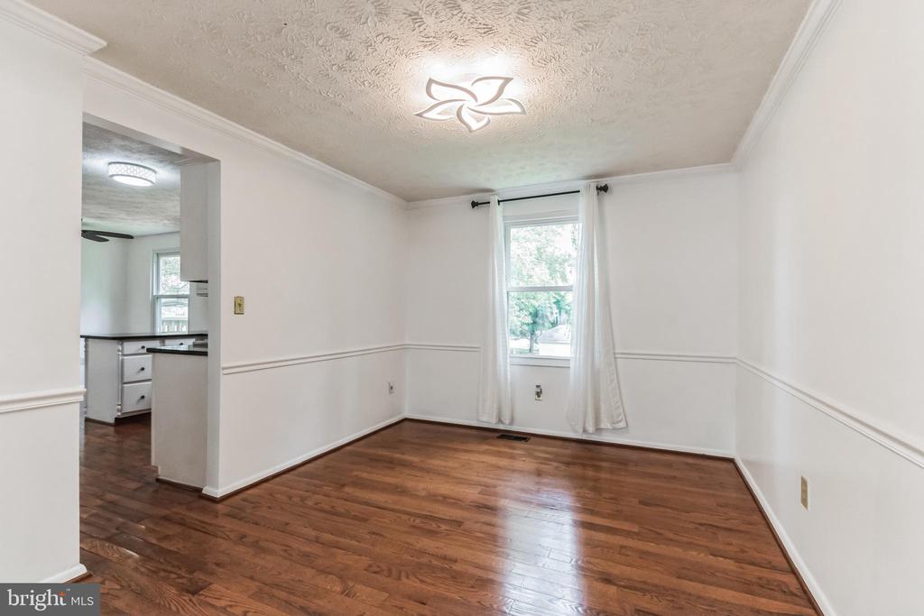 1316 SWINGINGDALE DRIVE