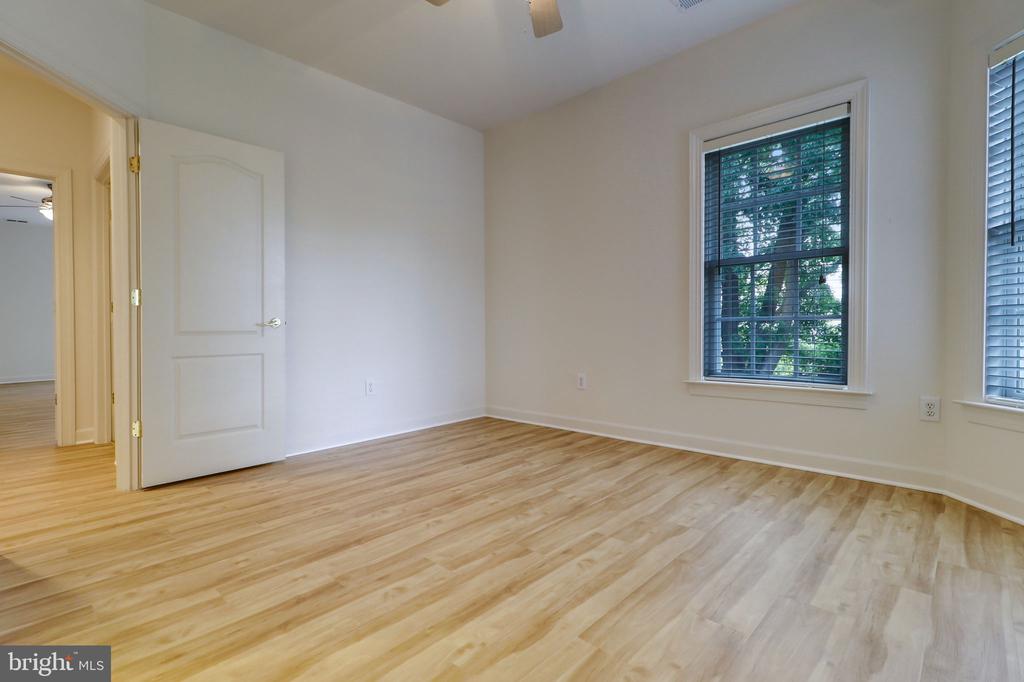 511 AUTUMN WIND WAY