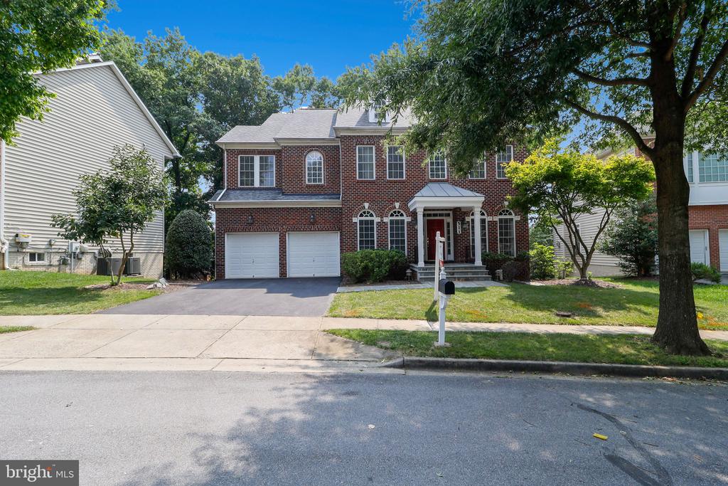 511 AUTUMN WIND WAY