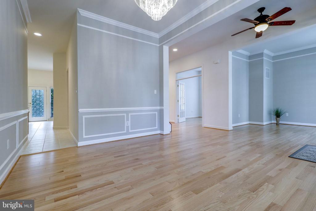 511 AUTUMN WIND WAY