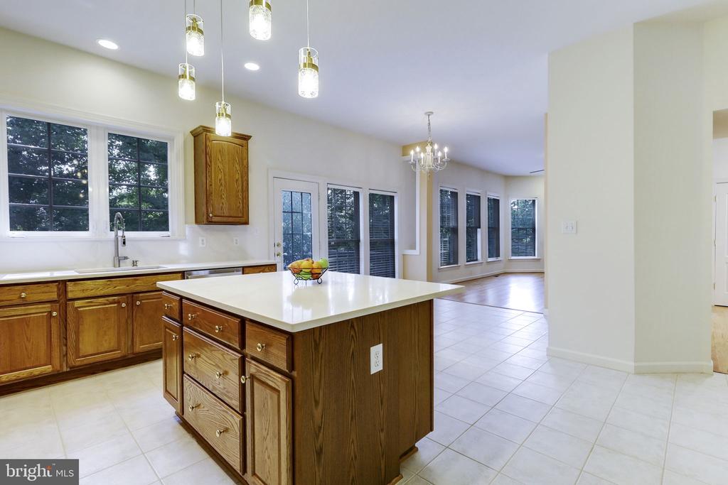 511 AUTUMN WIND WAY
