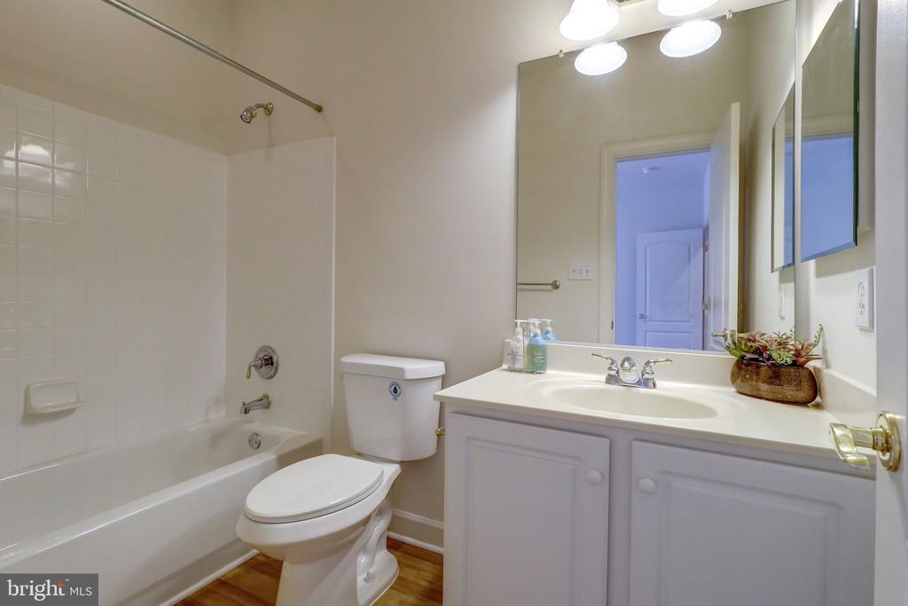 511 AUTUMN WIND WAY