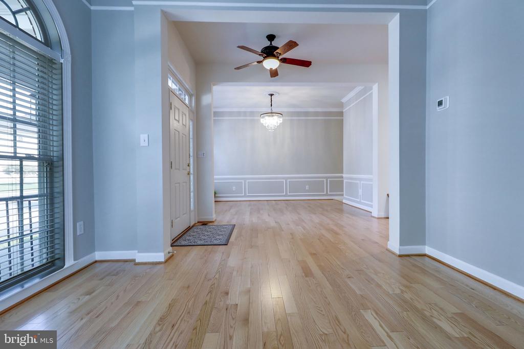 511 AUTUMN WIND WAY
