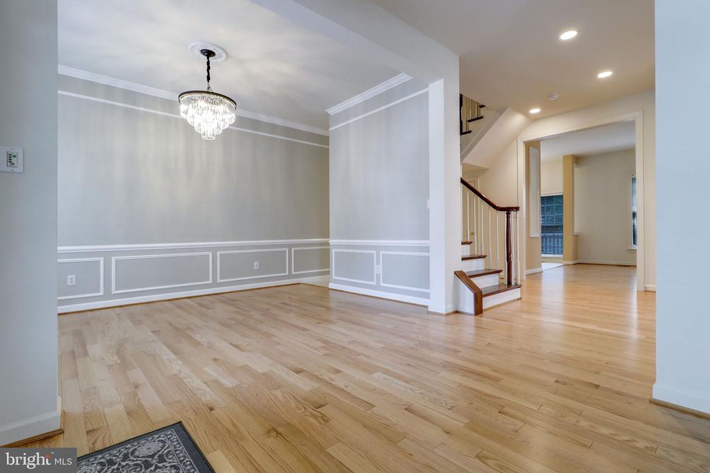 511 AUTUMN WIND WAY