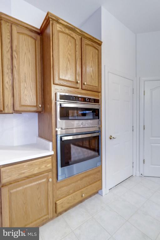 511 AUTUMN WIND WAY