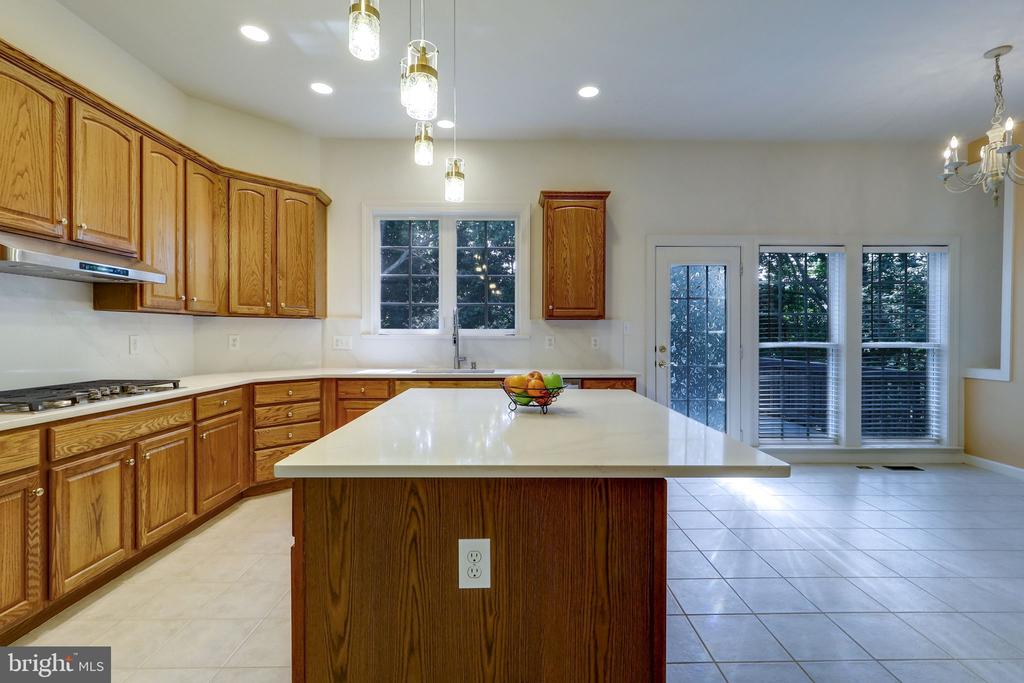 511 AUTUMN WIND WAY