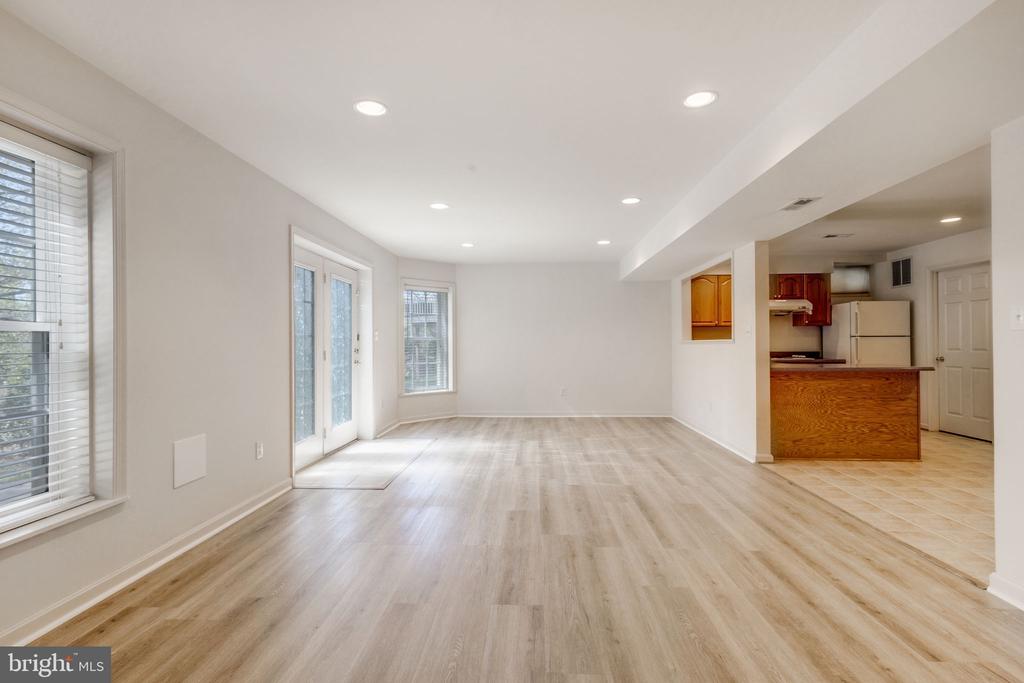 511 AUTUMN WIND WAY