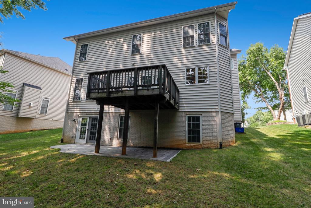 511 AUTUMN WIND WAY