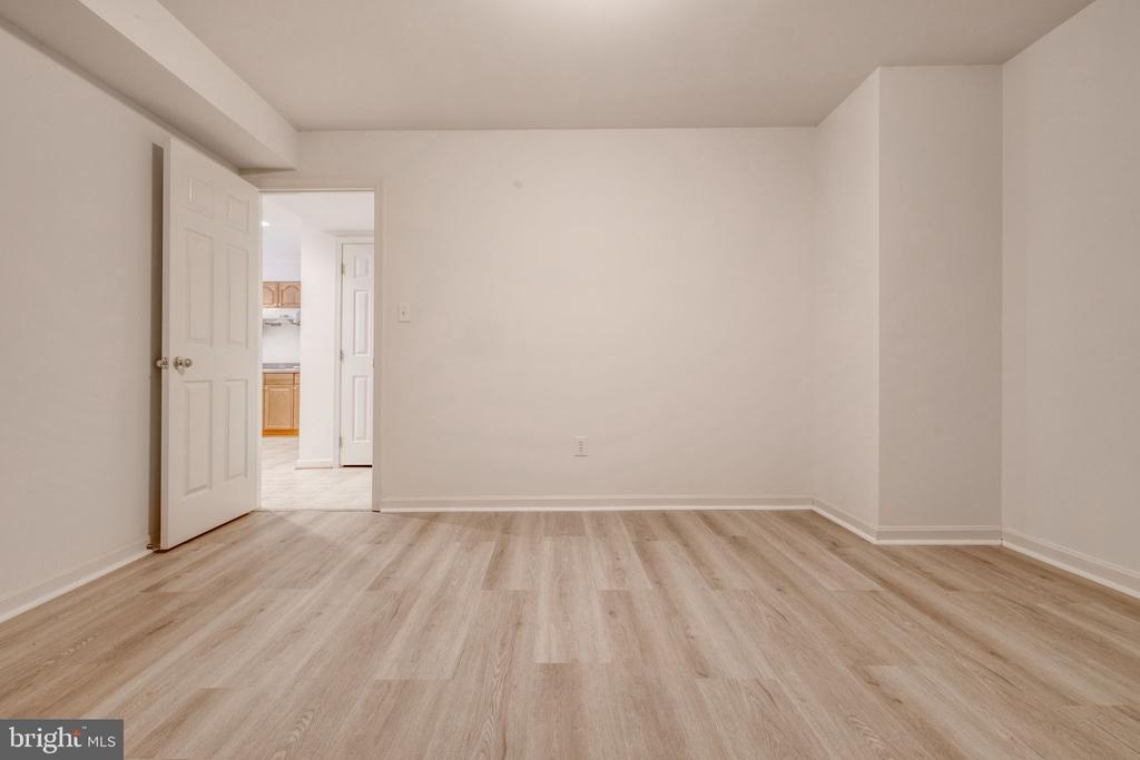 511 AUTUMN WIND WAY