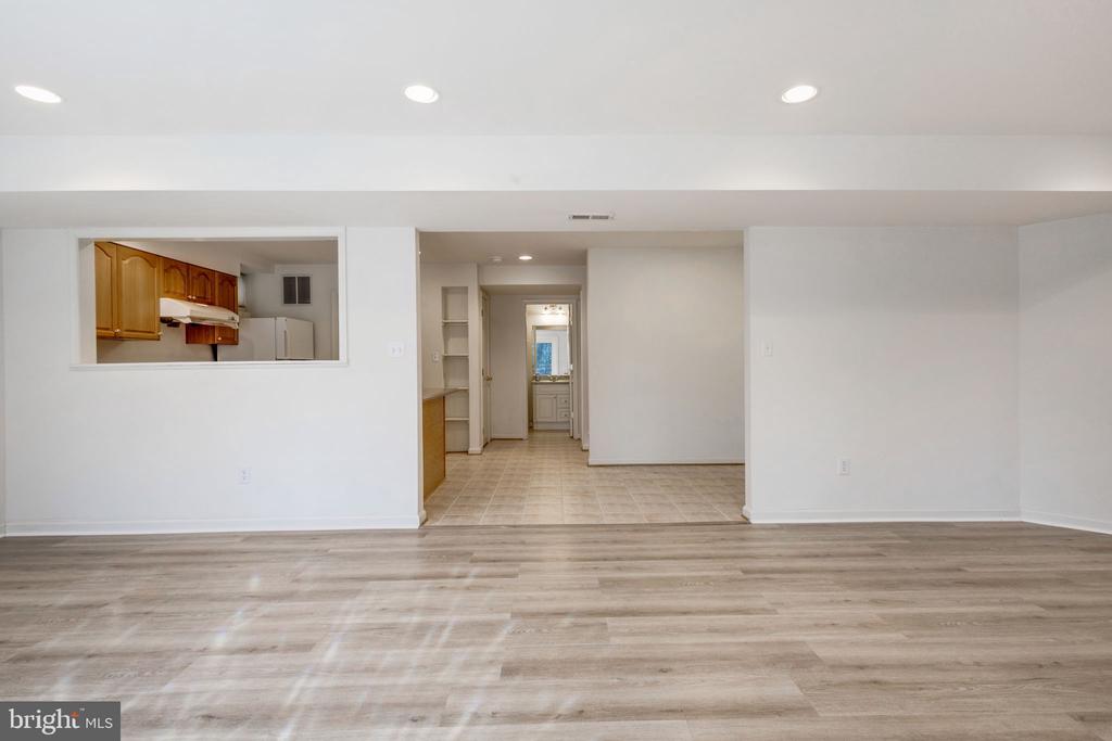 511 AUTUMN WIND WAY