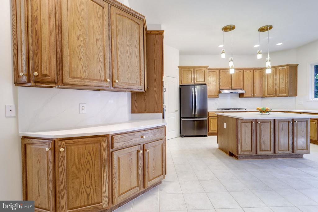 511 AUTUMN WIND WAY