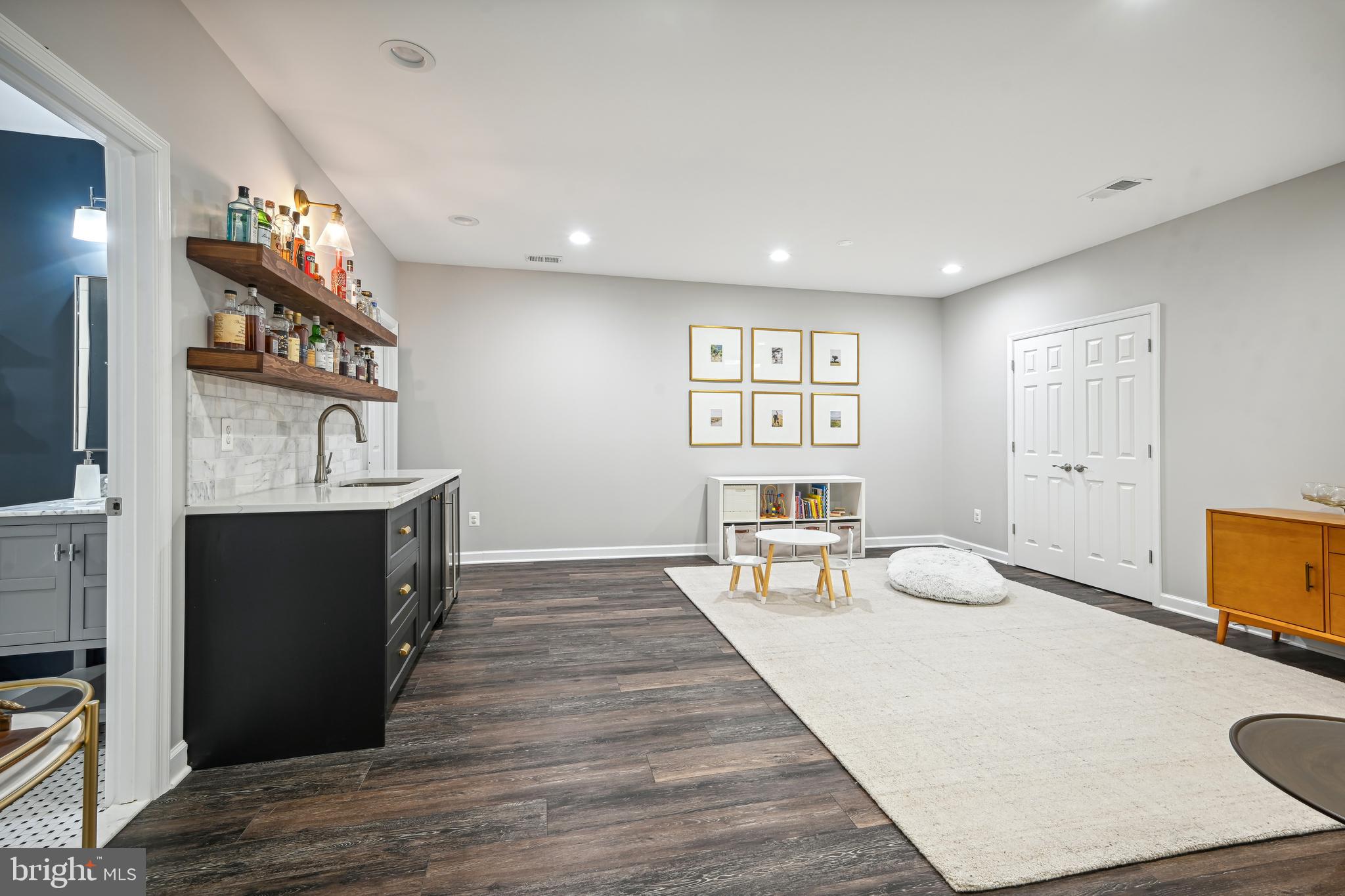1 BIG OAK COURT