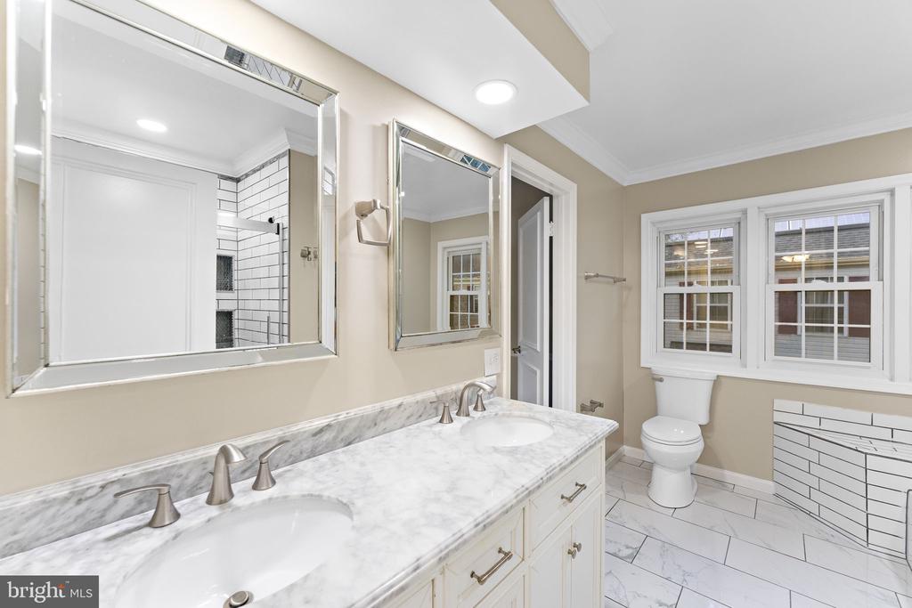 12118 ISLAND VIEW CIRCLE