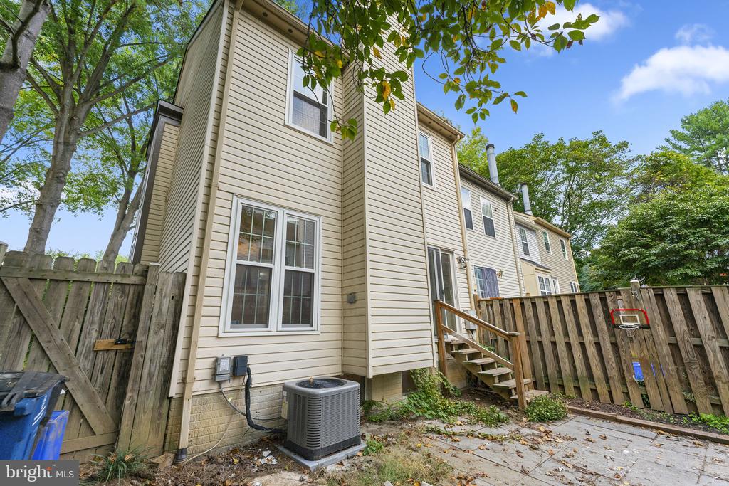 12118 ISLAND VIEW CIRCLE