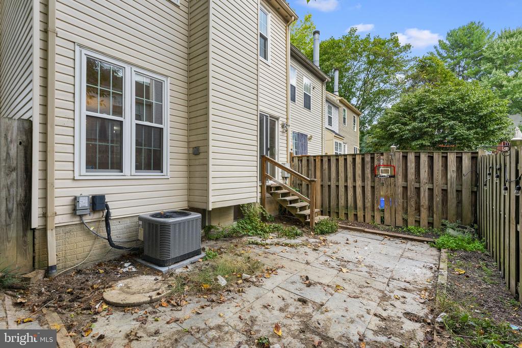 12118 ISLAND VIEW CIRCLE
