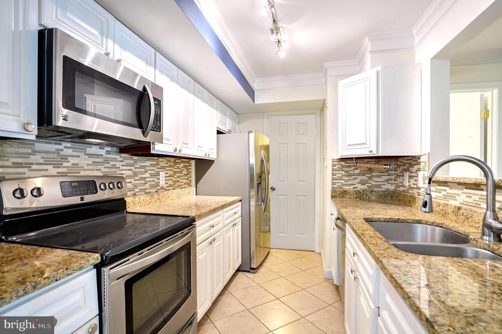20663 SHADYSIDE WAY