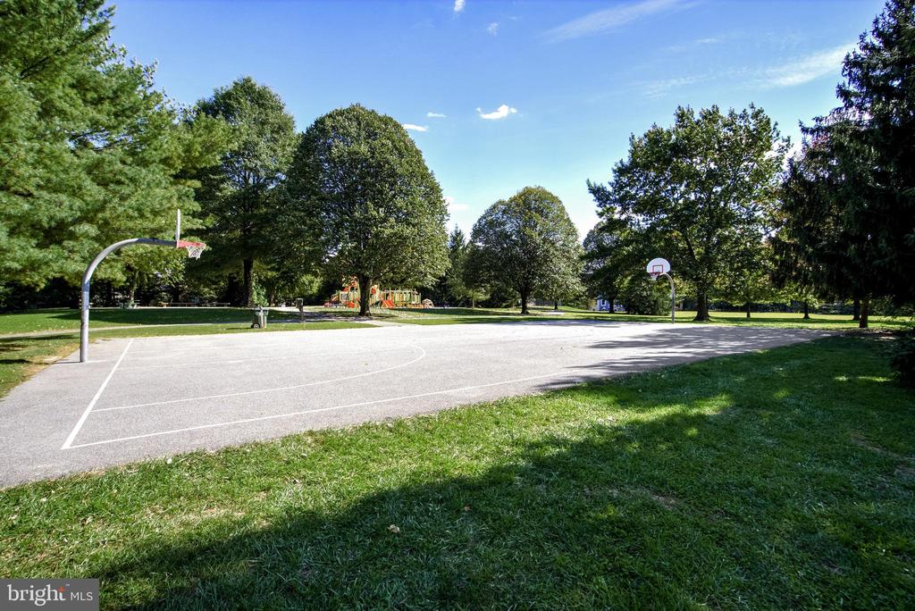20663 SHADYSIDE WAY