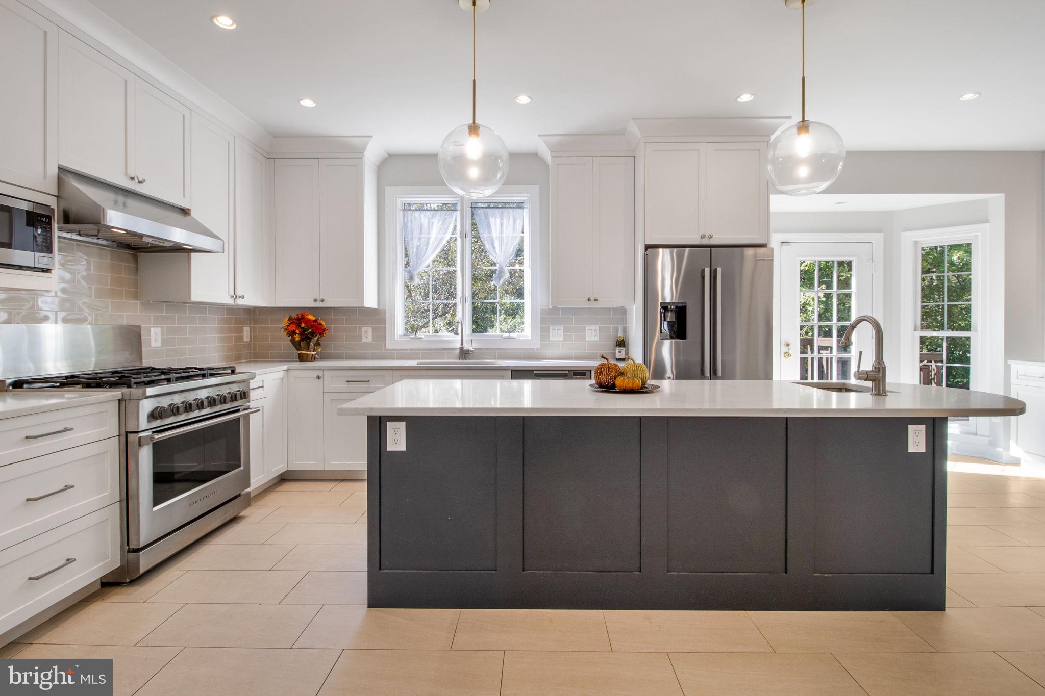 10228 SWEETWOOD AVENUE