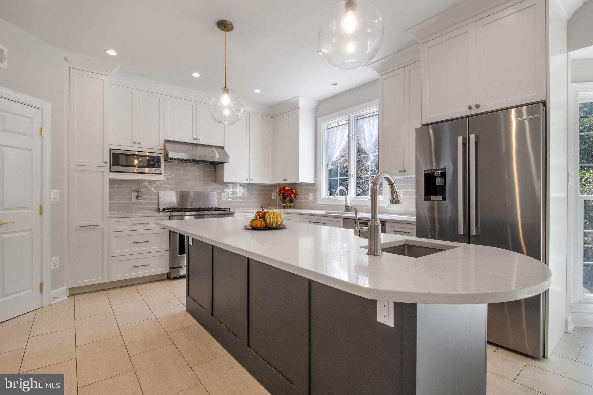 10228 SWEETWOOD AVENUE