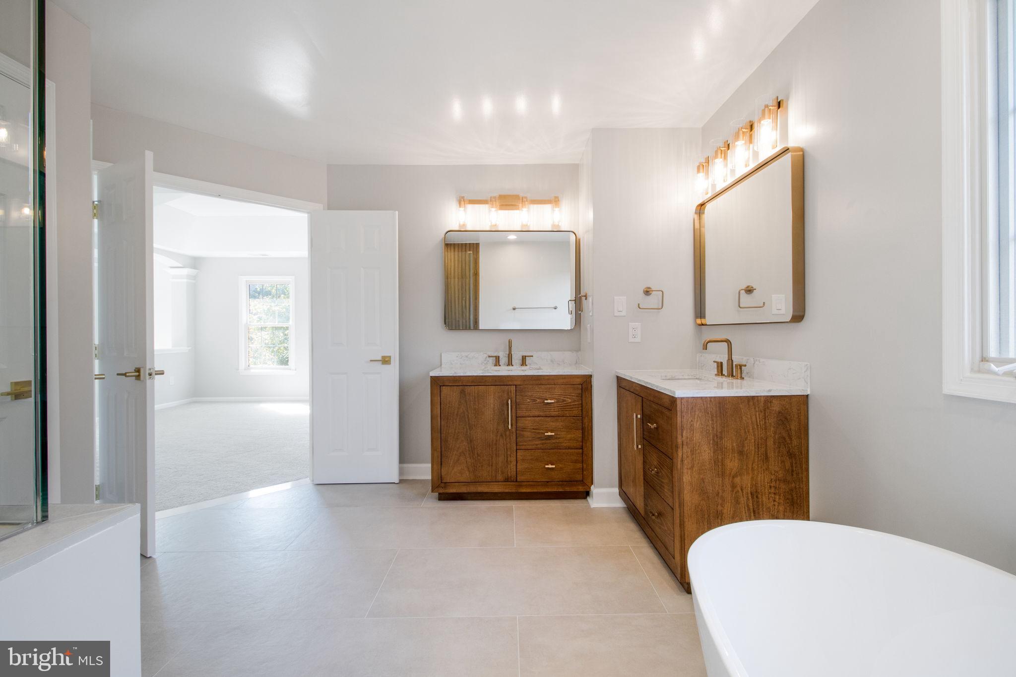 10228 SWEETWOOD AVENUE